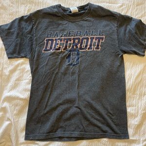 Detroit tigers tee shirt